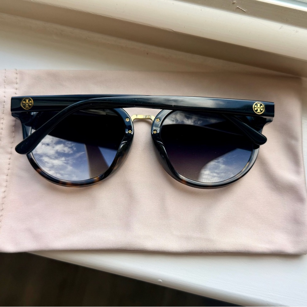 Tory Burch Sunglasses - Picture 3 of 6